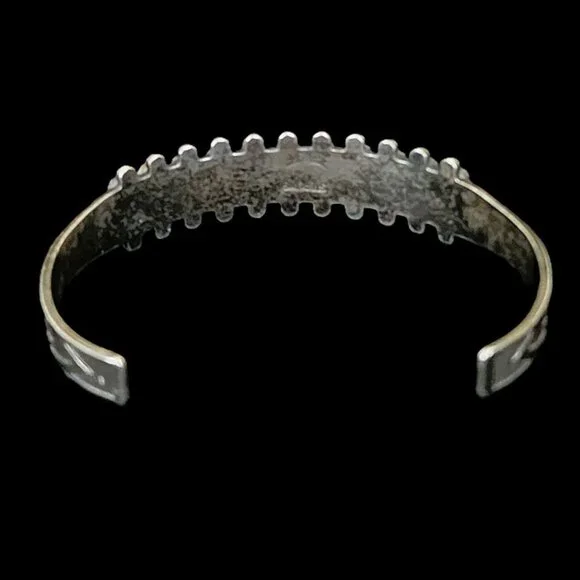 Vintage Sterling Silver Southwest Native American Petit Point Turquoise Cuff - Picture 5 of 6